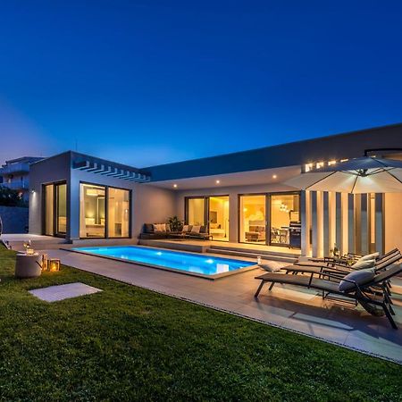 Villa Oasis - Your Luxury Home Away From Home Celopeci 외부 사진