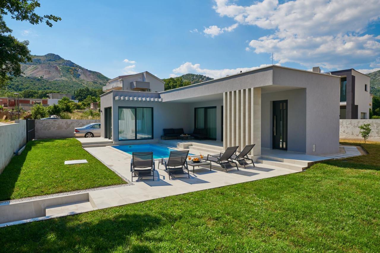 Villa Oasis - Your Luxury Home Away From Home Celopeci 외부 사진