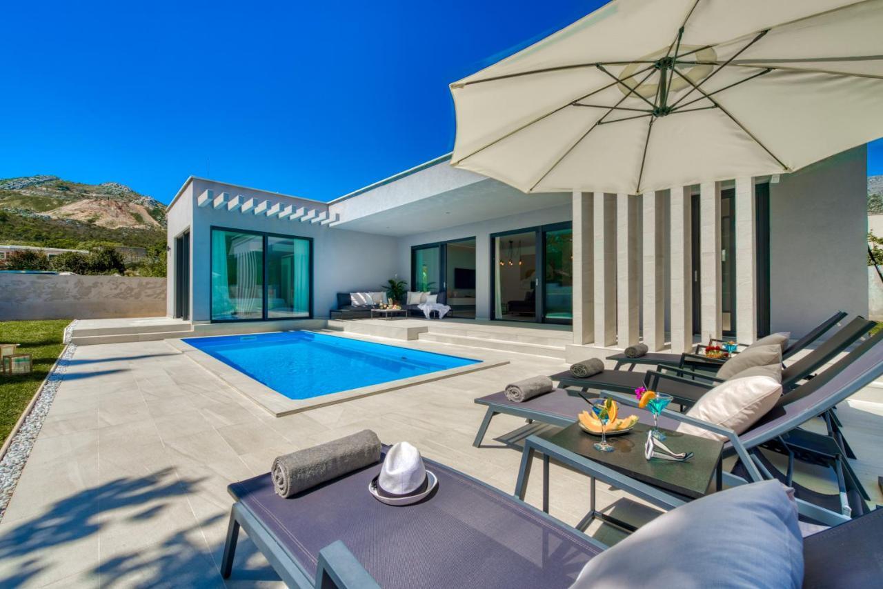 Villa Oasis - Your Luxury Home Away From Home Celopeci 외부 사진