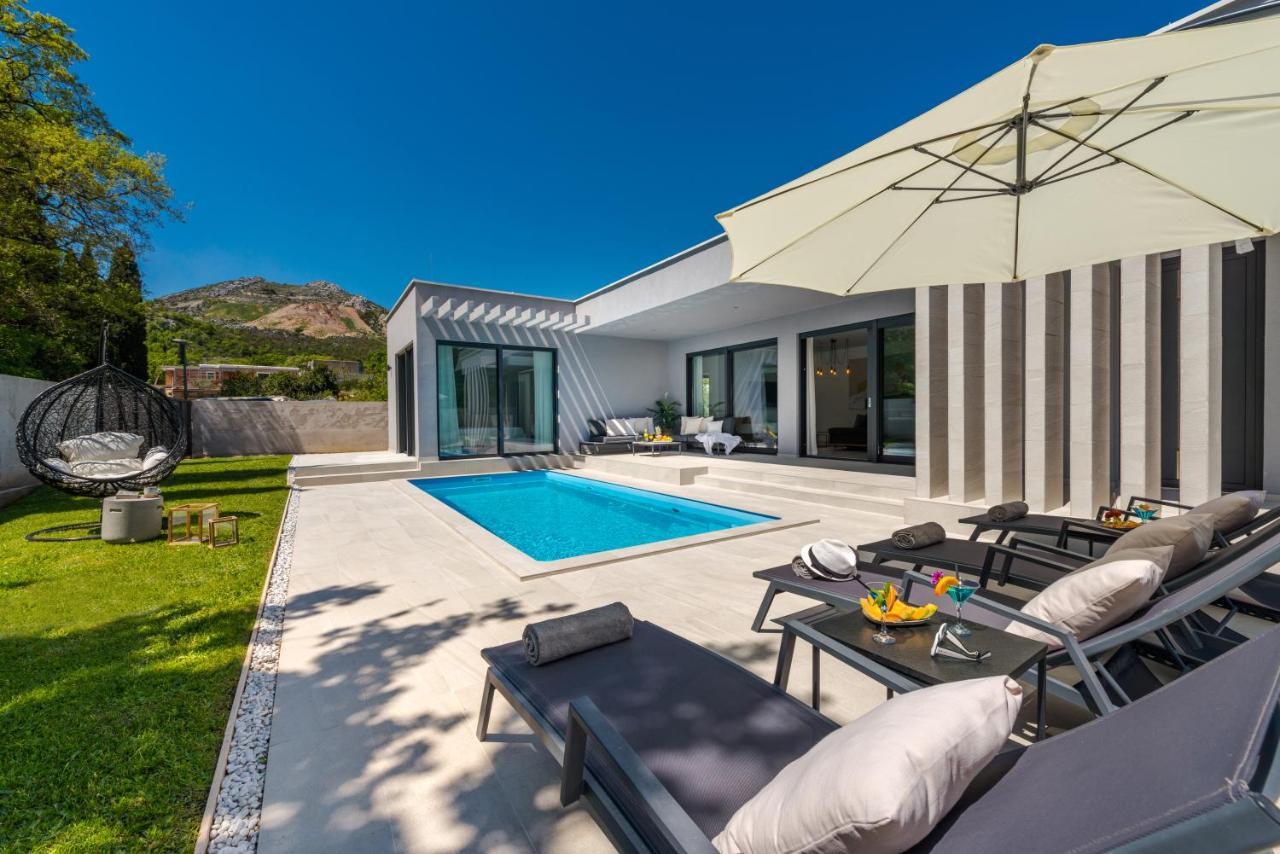 Villa Oasis - Your Luxury Home Away From Home Celopeci 외부 사진