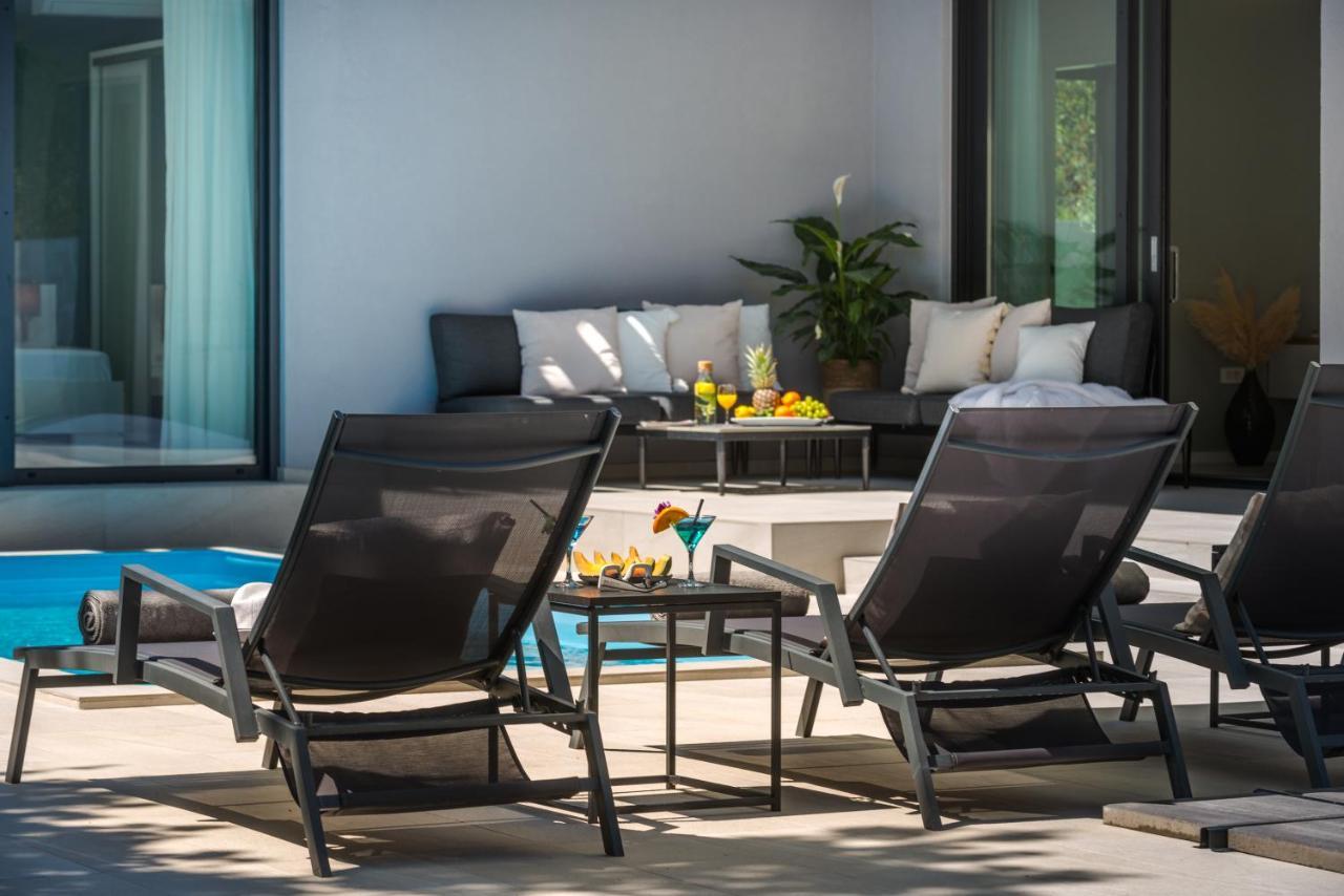 Villa Oasis - Your Luxury Home Away From Home Celopeci 외부 사진