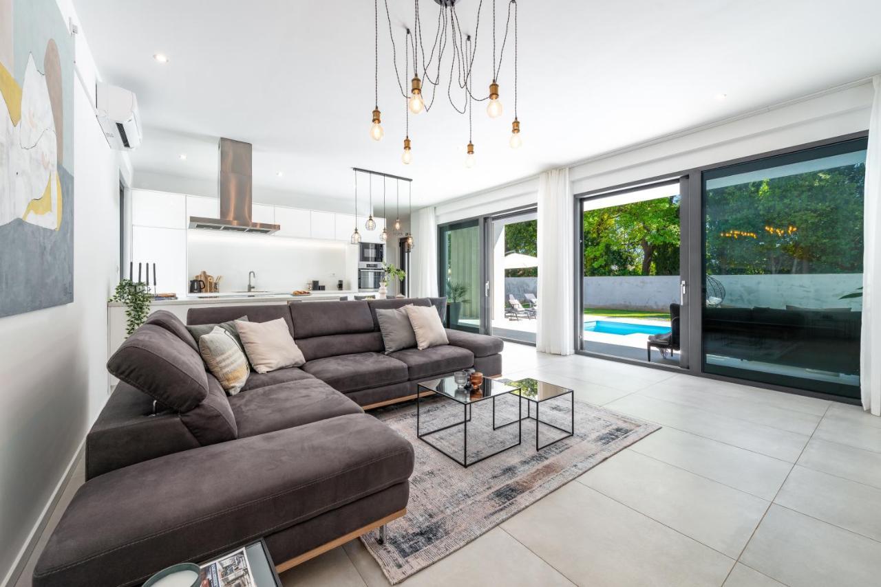 Villa Oasis - Your Luxury Home Away From Home Celopeci 외부 사진