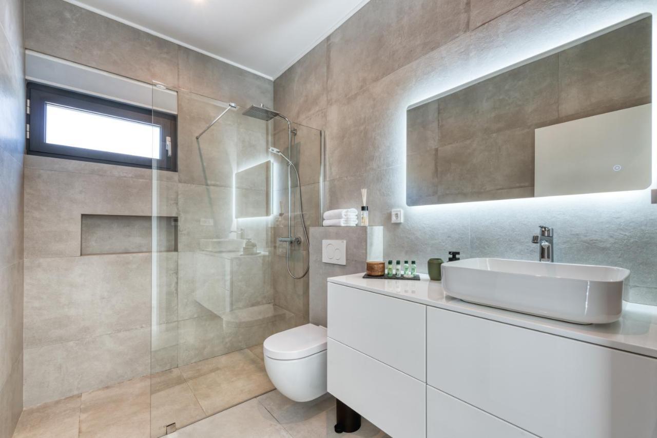 Villa Oasis - Your Luxury Home Away From Home Celopeci 외부 사진
