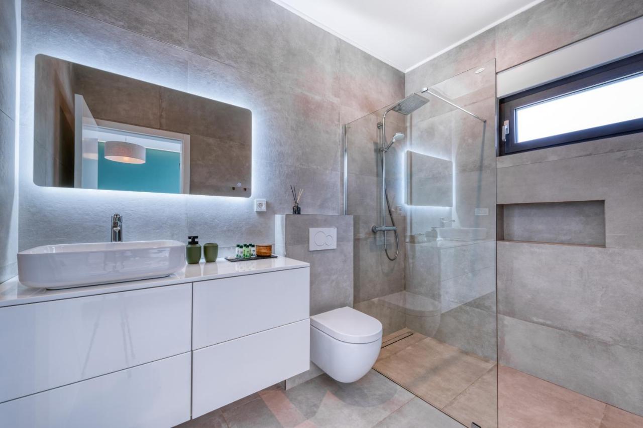 Villa Oasis - Your Luxury Home Away From Home Celopeci 외부 사진