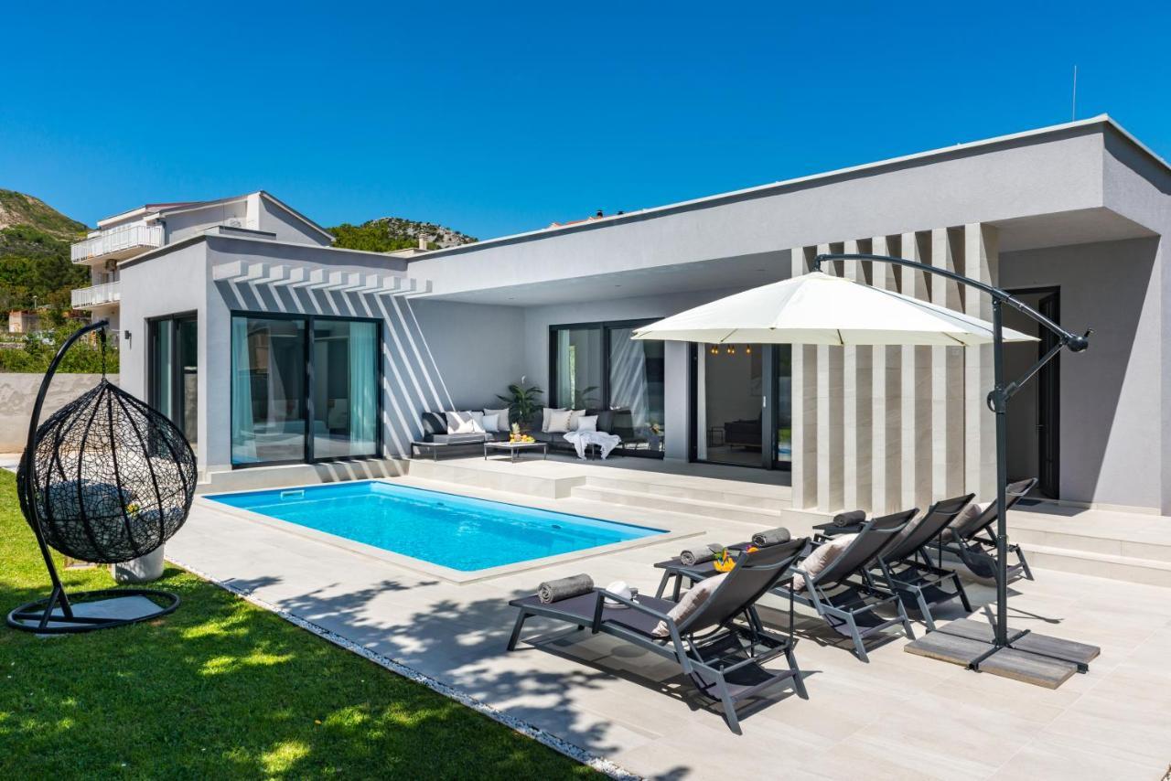 Villa Oasis - Your Luxury Home Away From Home Celopeci 외부 사진